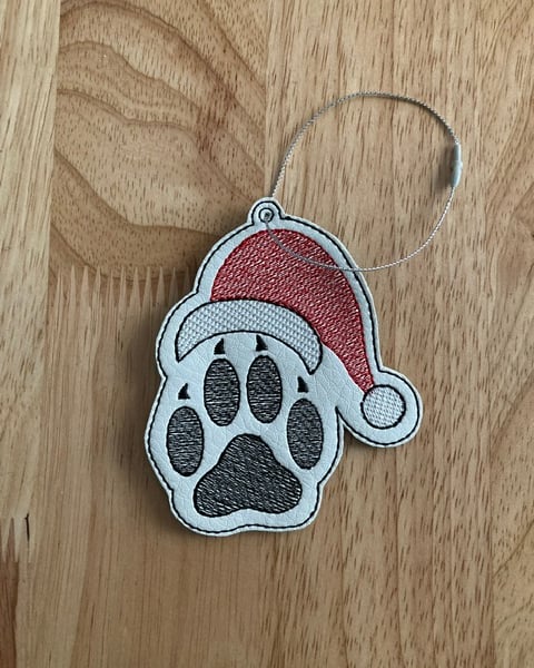 922  Santa paws Christmas tree hanger