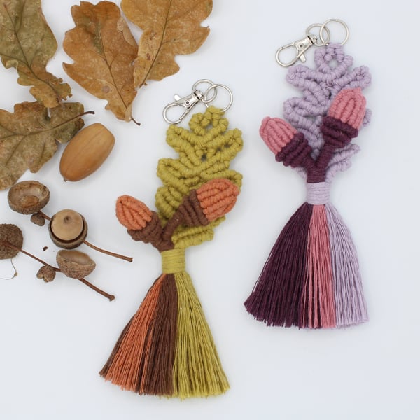 macrame keyring, oakleaf and acorn, macrame bag accessory