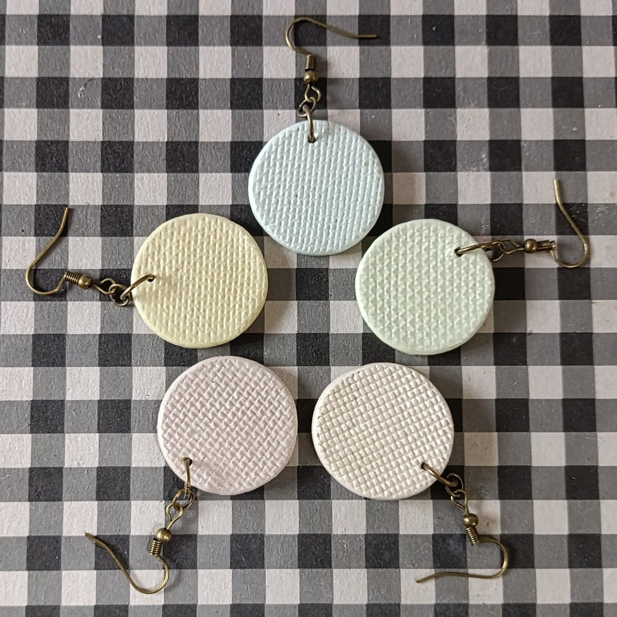 Hessian disc earrings 