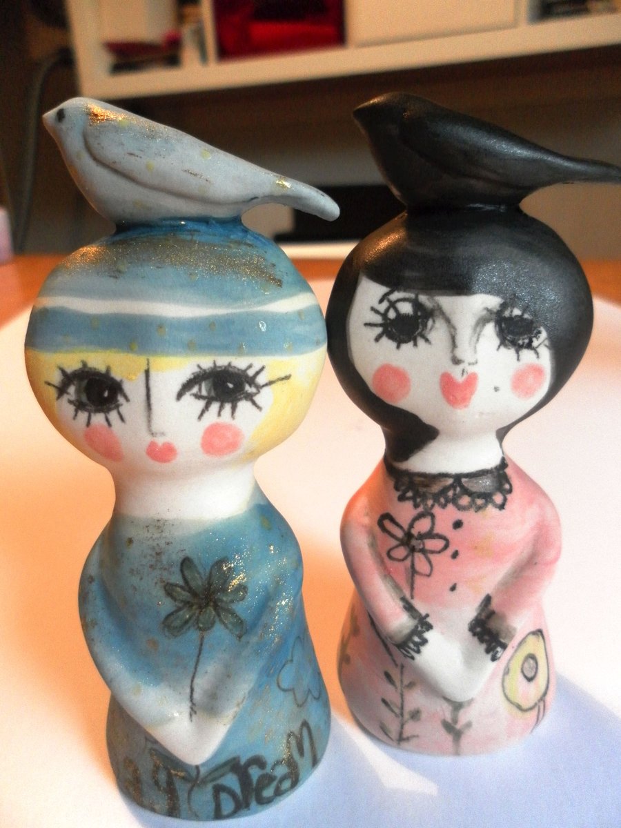 PAIR OF PORCELAIN LADYS 