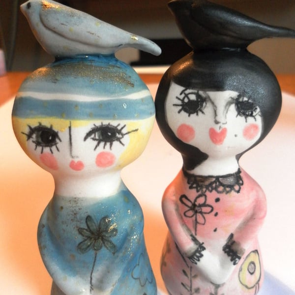 PAIR OF PORCELAIN LADYS 