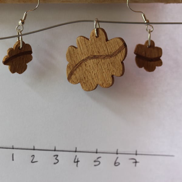 Oak earrring and pendant