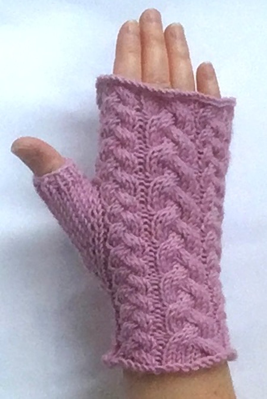 Fingerless Gloves: Candy Braid