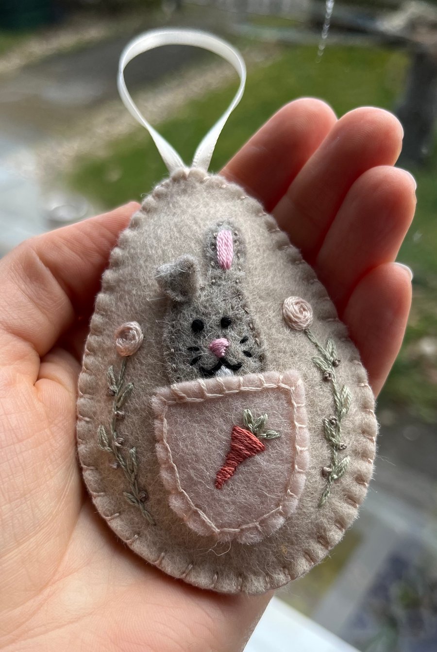 Easter Egg - Easter Bunny in Cream