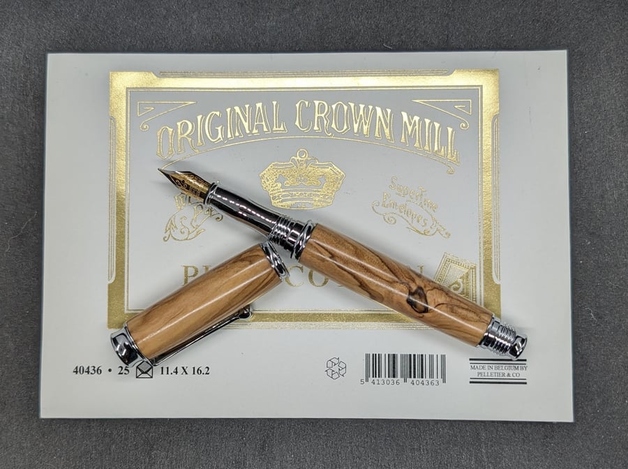 Olive wood fountain pen