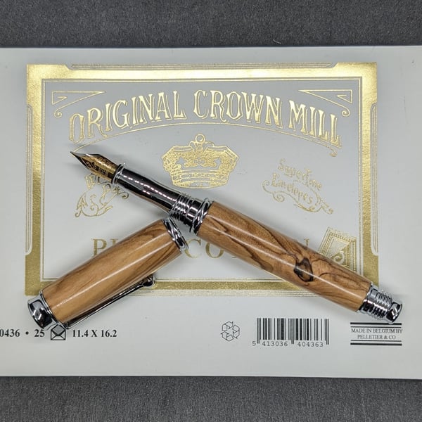 Olive wood fountain pen