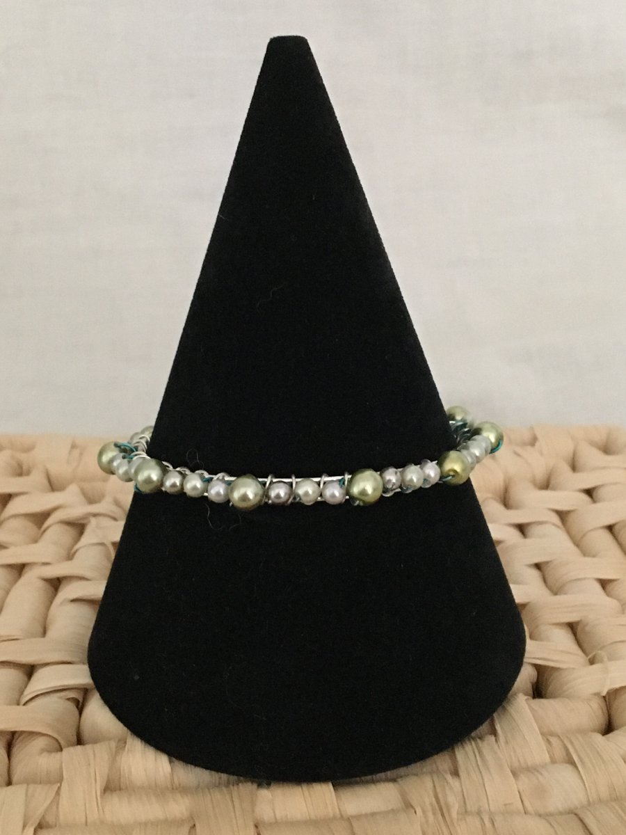 Pretty Green and Silver Wirework Bangle - 7 ins