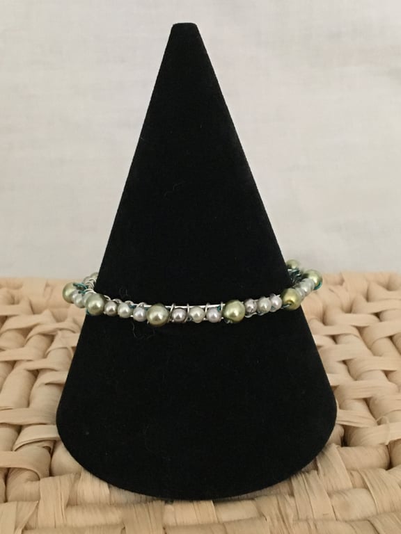 Pretty Green and Silver Wirework Bangle - 7 ins