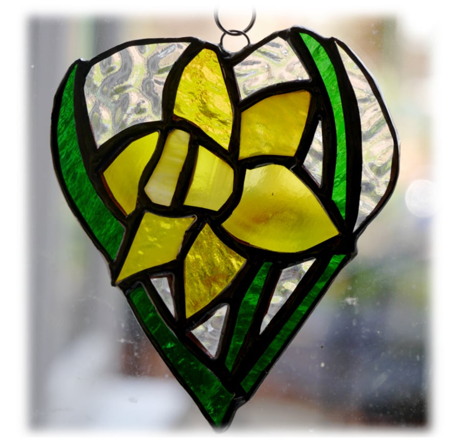 Daffodil Heart Suncatcher Stained Glass 04