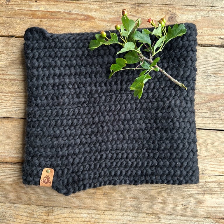 Hawthorn - Hand crafted hedgerow snood