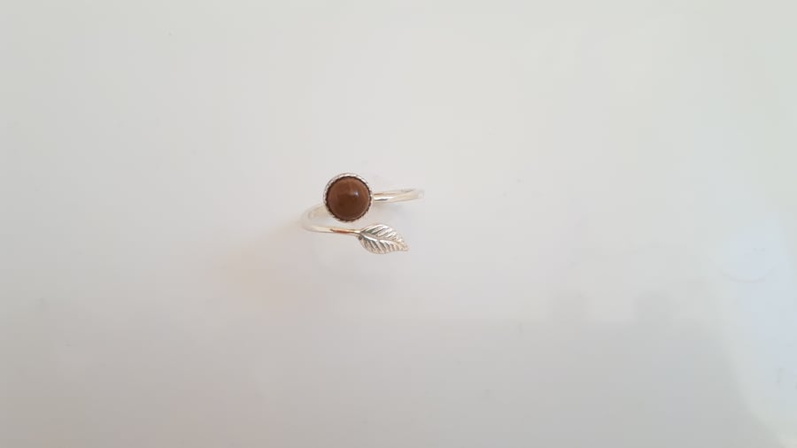 Leaf and petrified wood adjustable ring