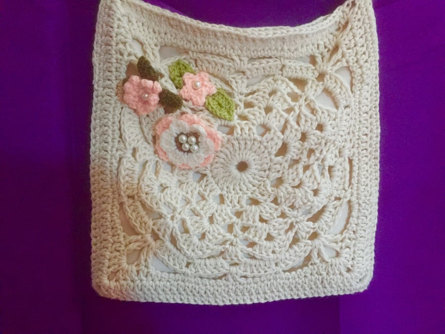  Crochet shoulder bag