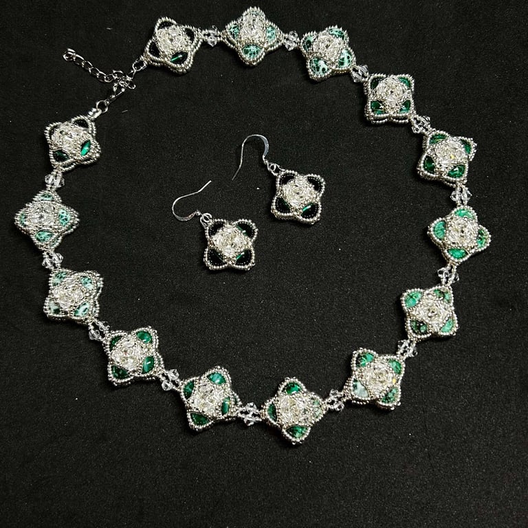 Sparkly Four Leaf Clover handmade crystal and seed bead necklace and earrings se
