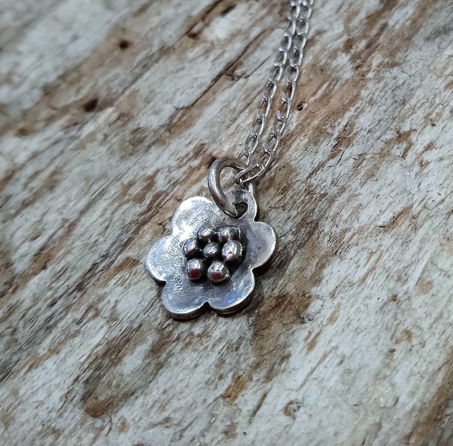 Sterling Silver Tiny Flower Pendant Necklace (NKSSPDFL4) - UK Free Post