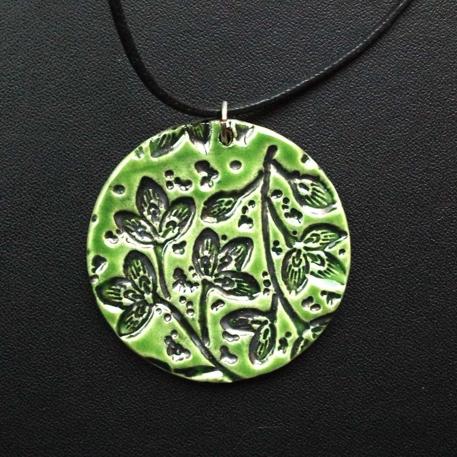 green leafy disc ceramic pendant