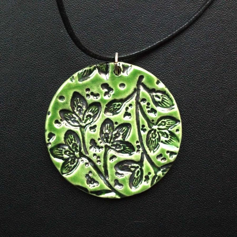 green leafy disc ceramic pendant