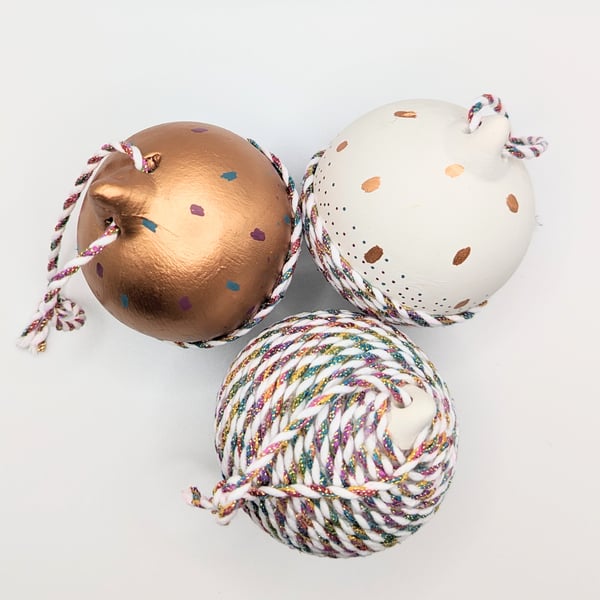 Ceramic baubles yarn wrapped