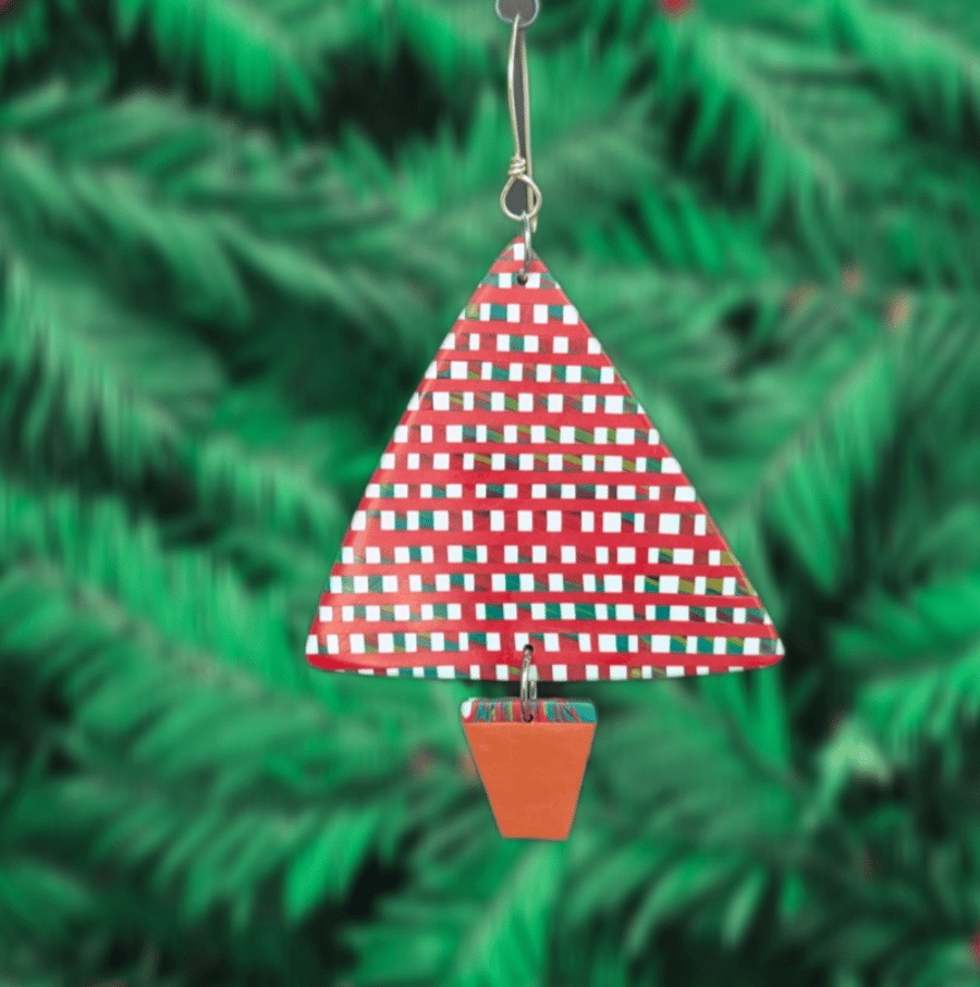 Christmas tree decoration.... gingham inspired christmas tree