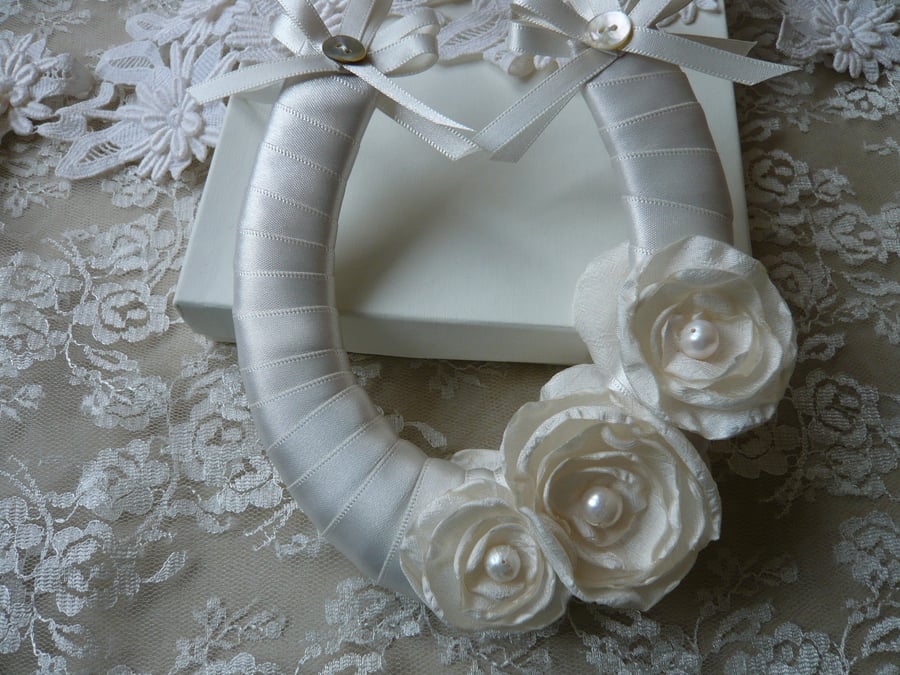 Trio of Flowers Wedding Horseshoe
