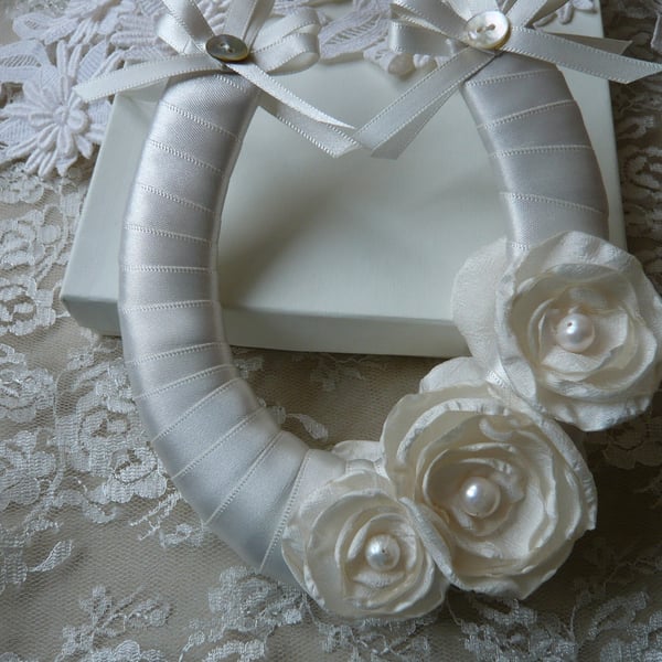 Trio of Flowers Wedding Horseshoe