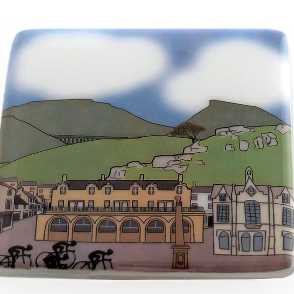 Glass coaster featuring Settle