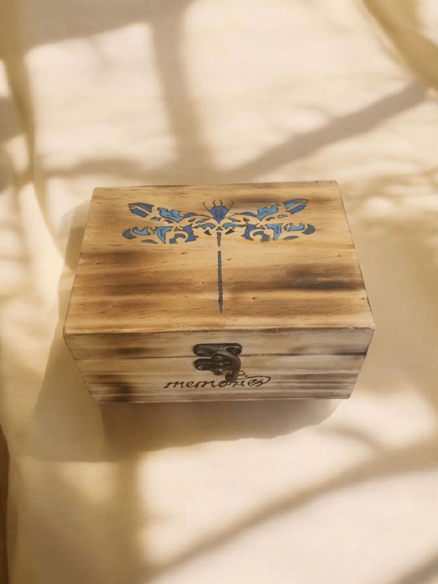 Wooden memory box
