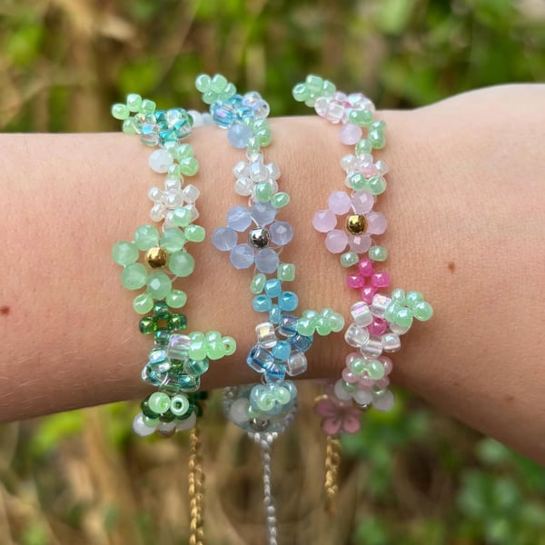 Handmade Beaded Flower Bracelet - Pastel Glass Beads - Friendship Jewellery