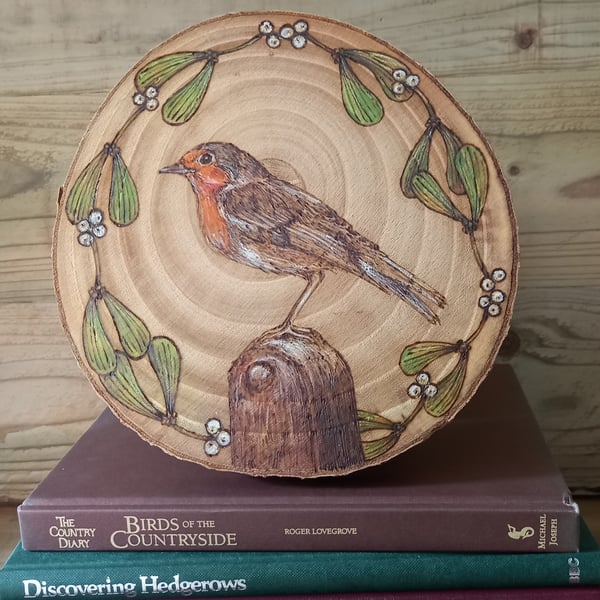 Pyrography Robin & Mistletoe wood slice hanging decoration