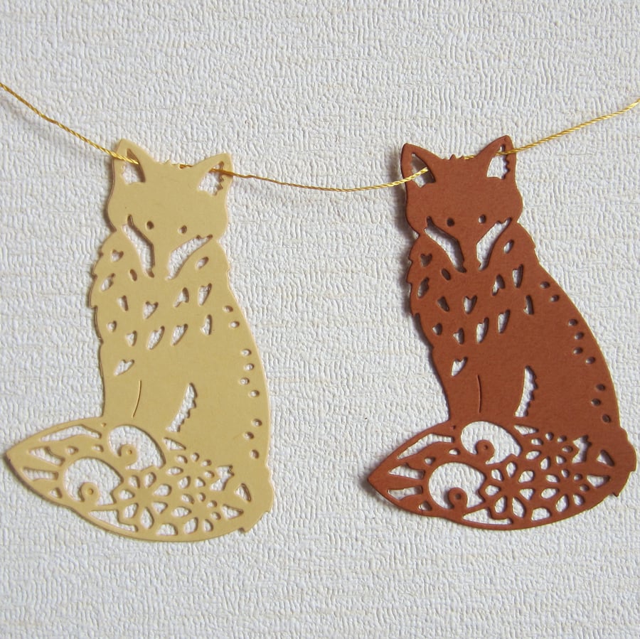 Cream and Brown Fox Bunting