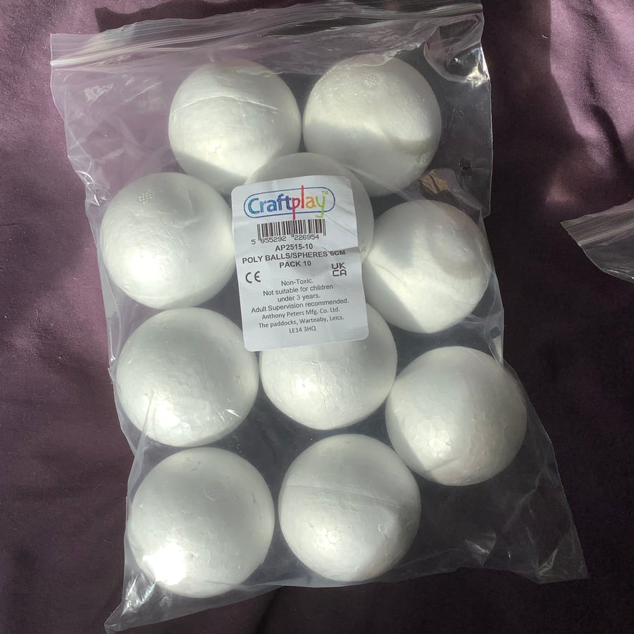 Polystyrene 6cm Balls x 20