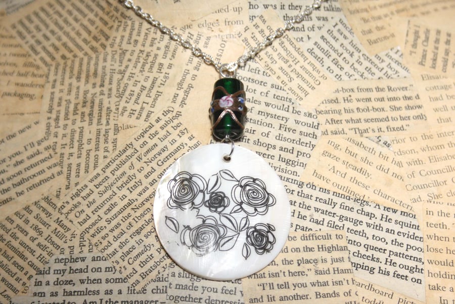 Seashell Flower Glass Bead Necklace - Slight Seconds