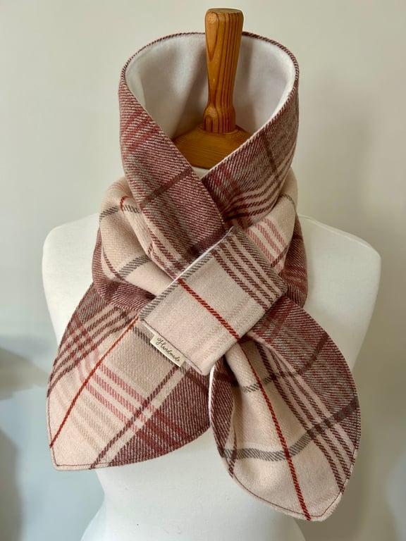 Neptune tweed scarf with fleece lining 