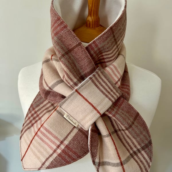 Neptune tweed scarf with fleece lining 