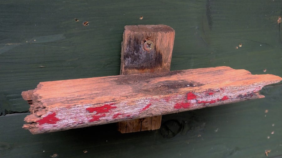 Little red driftwood shelf for seaside cottage beach hut chalet