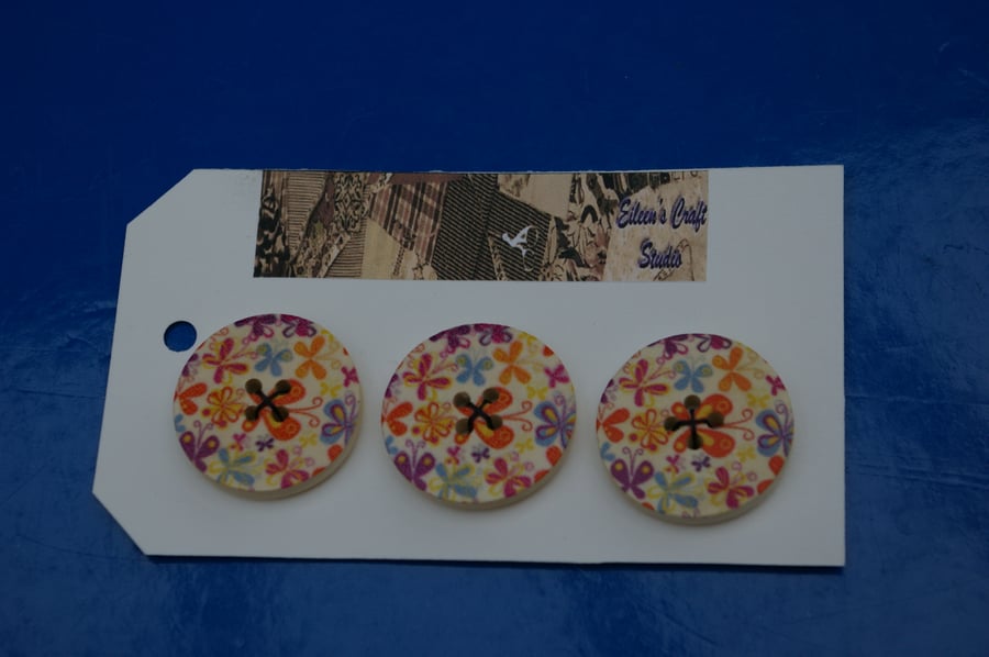 Buttons Large Wooden  Round Buttons with a Printed Butterfly Design