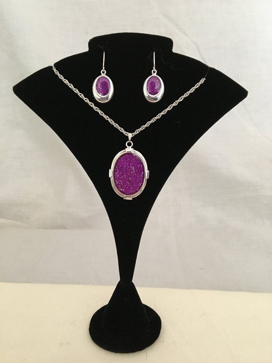 Oval Pendant and Earring Jewellery Set