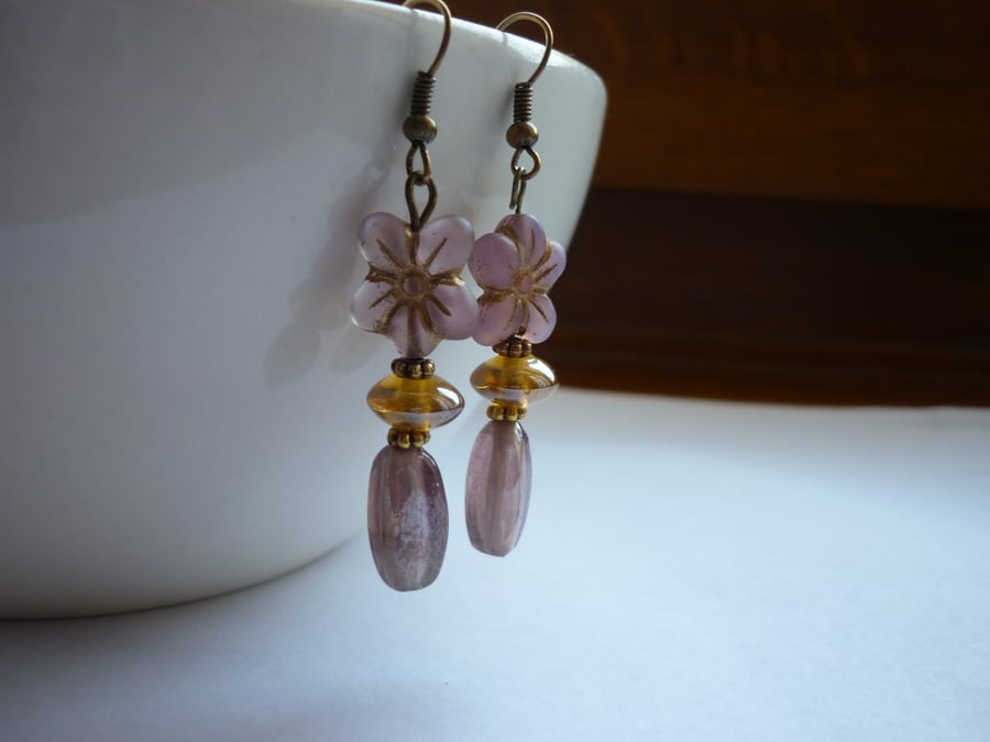 DUSTY PINK, GOLD AND BRONZE FLOWER EARRINGS.