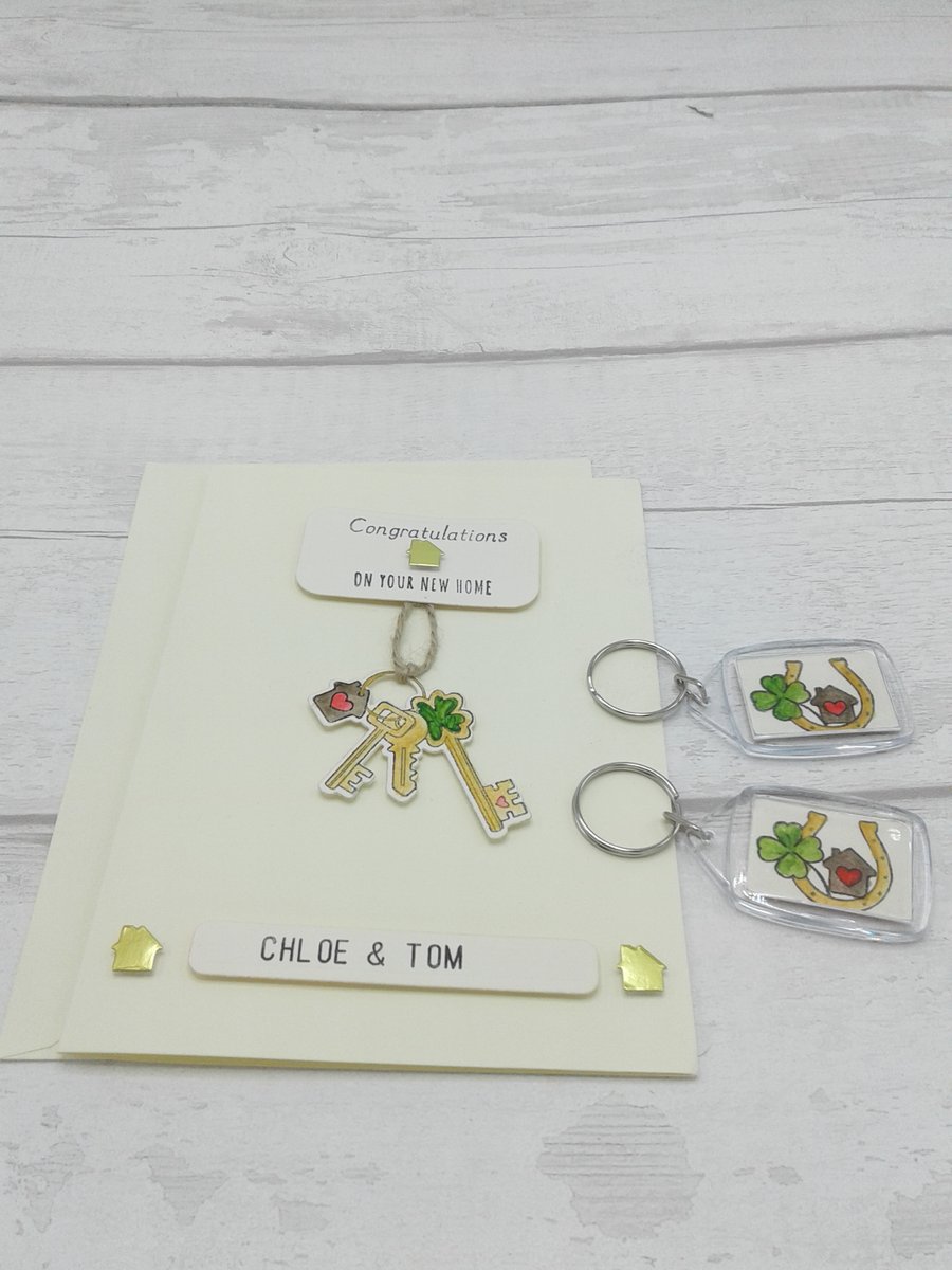New Home card and gift. Personalised New Home card and 2 personalised keyrings
