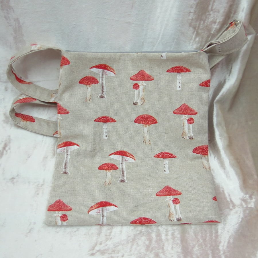 Drain bag. Lined drain bag. Toadstools design.  With an adjustable strap.