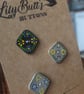 3 Vintage Wooden Flowery Buttons 25mm - Image 3
