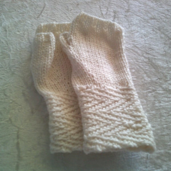 Ladies Fingerless Aran Mittens