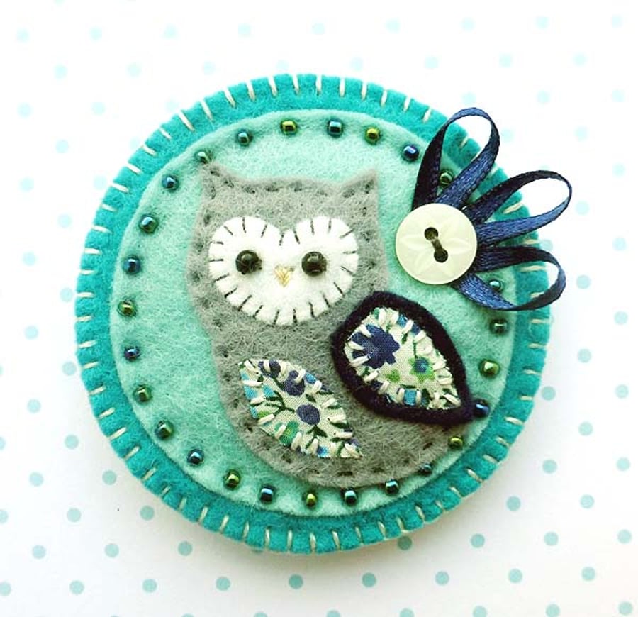 Felt Owl Brooch