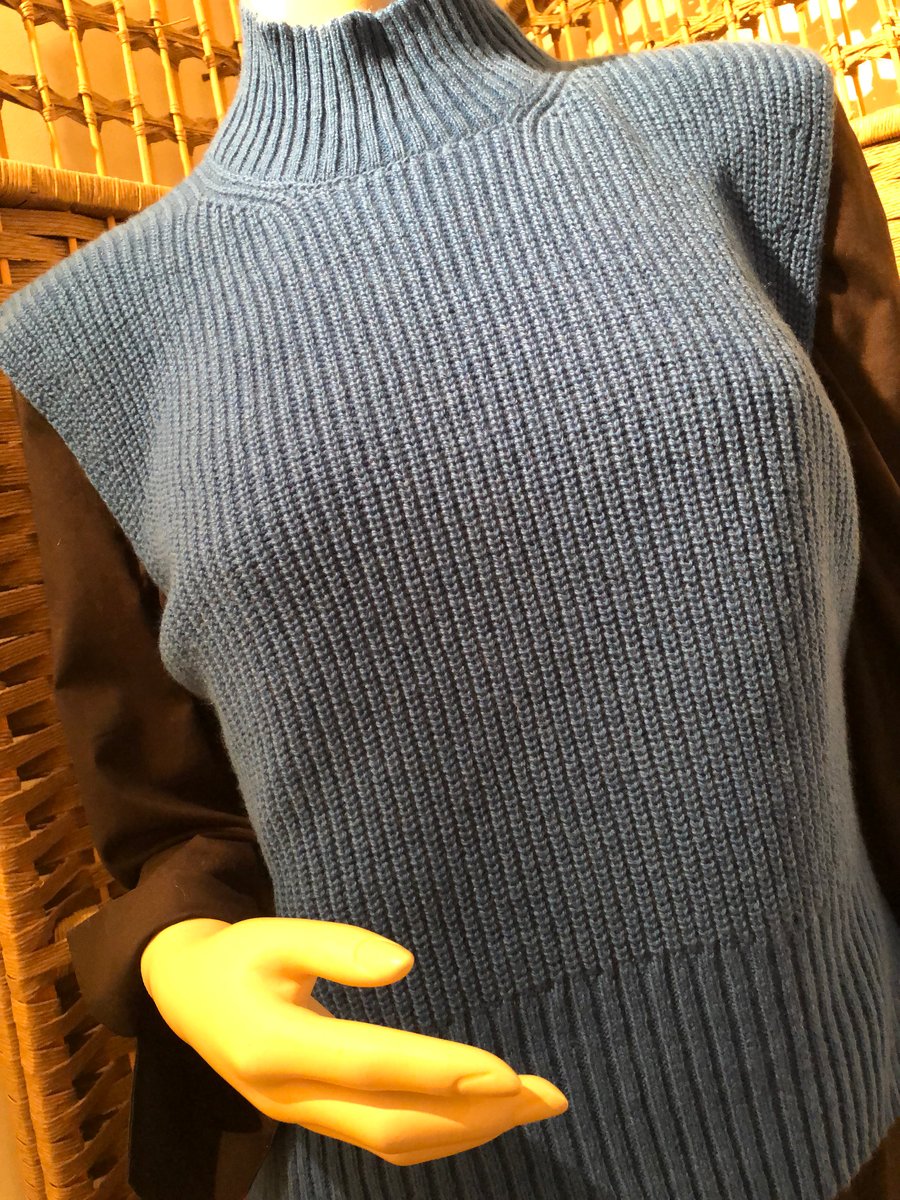 Cashmere blend Funnel-neck Sleeveless Sweater