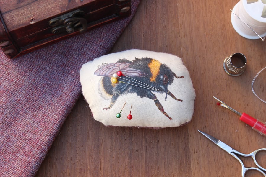 Bumble Bee Welsh Tweed Magnetic Pin Cushion - Insect Plush Needle Minder Gift