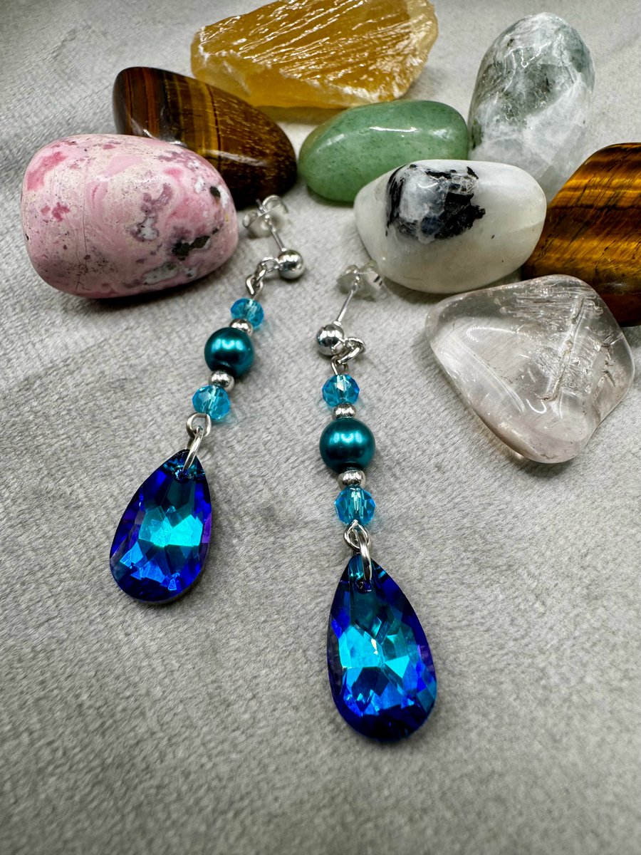 Blue crystal drop earrings 