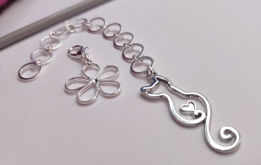 Cat and flower row counter for knitting 