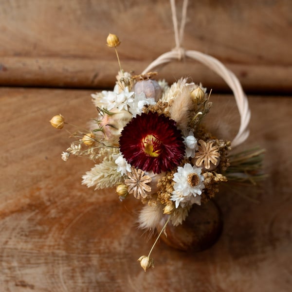 Mini dried flower handmade festive wreath hanging