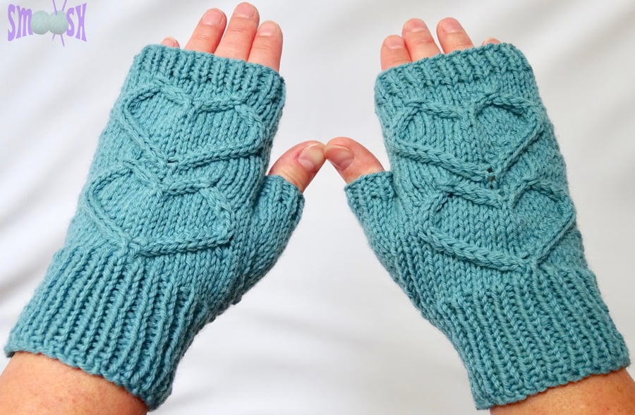 Fingerless Mitts: Spearmint Sweetheart