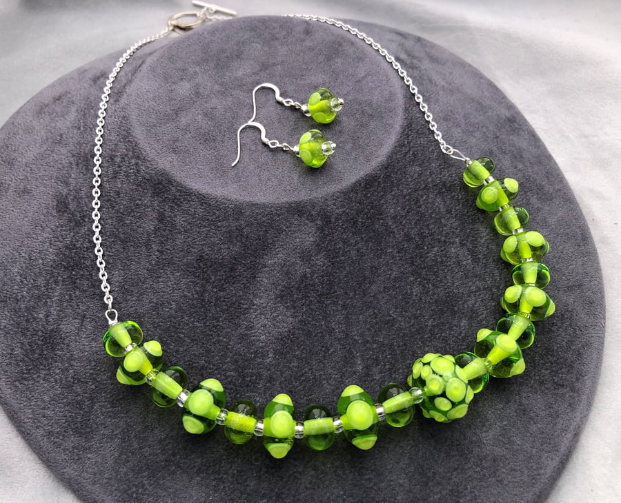 bright green spotty lampwork glass beaded necklace and earring set
