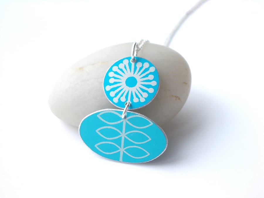 Flower necklace in turquoise 